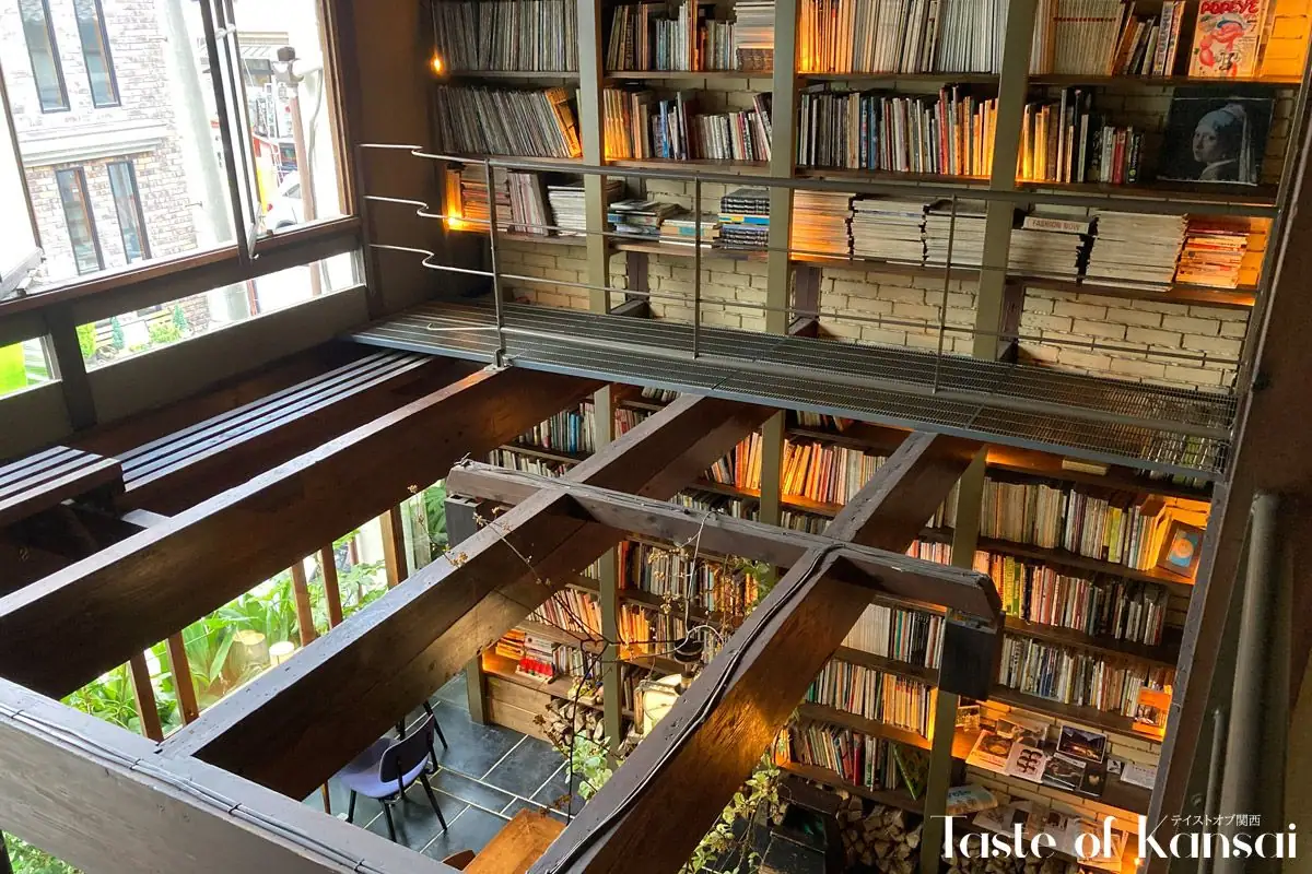 Cafe Bibliotic Hello! (12)