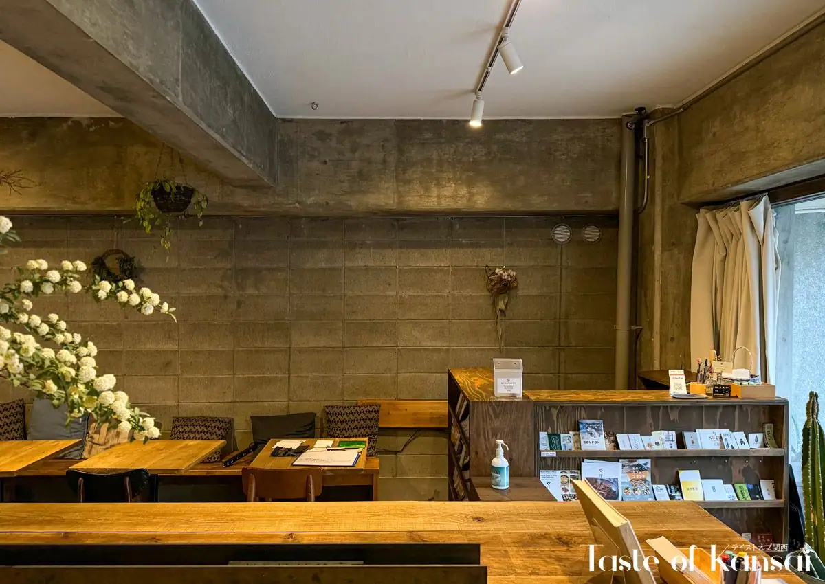 Cafe & Lunch Niniroom (8)