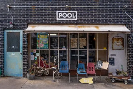 Cafe & Restaurant Pool