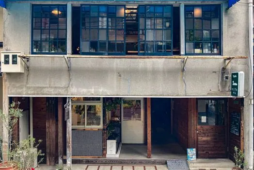 Kamogawa Cafe