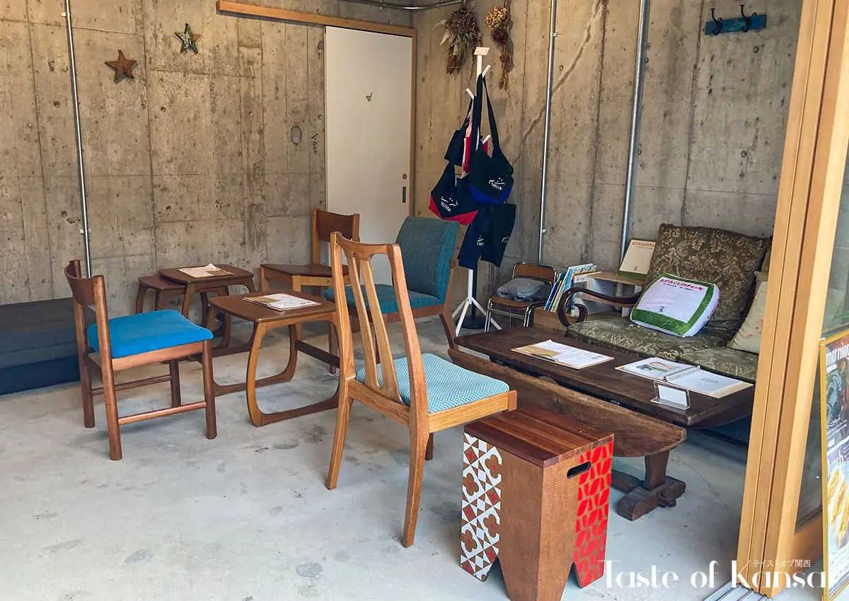 Sheltering Cafe (10)
