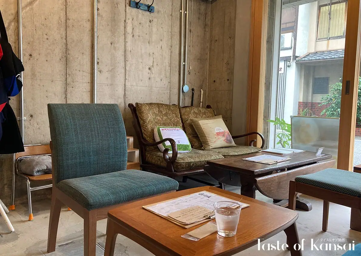 Sheltering Cafe (7)