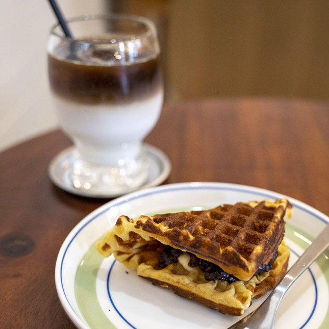 Minimal Coffee Waffle